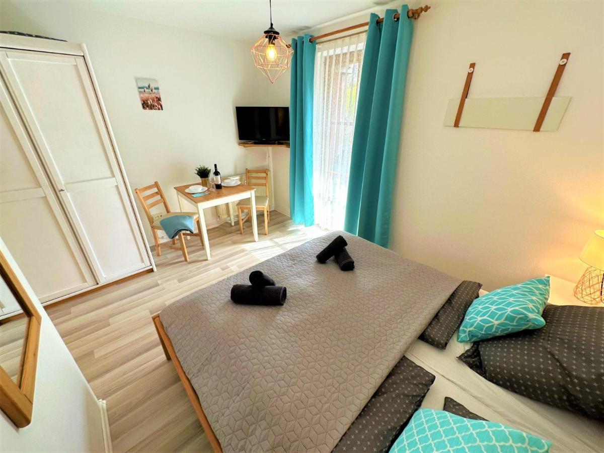 Cozy Apartment Bavarian Forest +Pool +Sauna +Netflix ツヴィーゼル エクステリア 写真